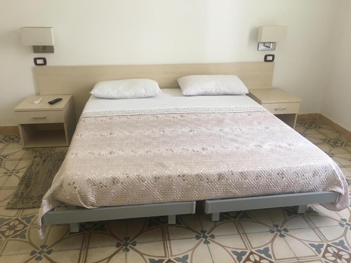 Stelmalu' Hotel Novoli Eksteriør billede